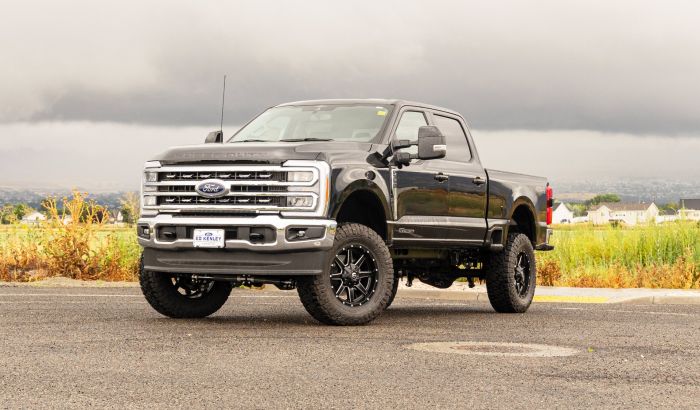 ReadyLift 2023 Ford F-250 F-350 Super Duty 4x4 Diesel 4" COIL SPRING LIFT KIT WITH FALCON SHOCKS AND RADIUS ARMS