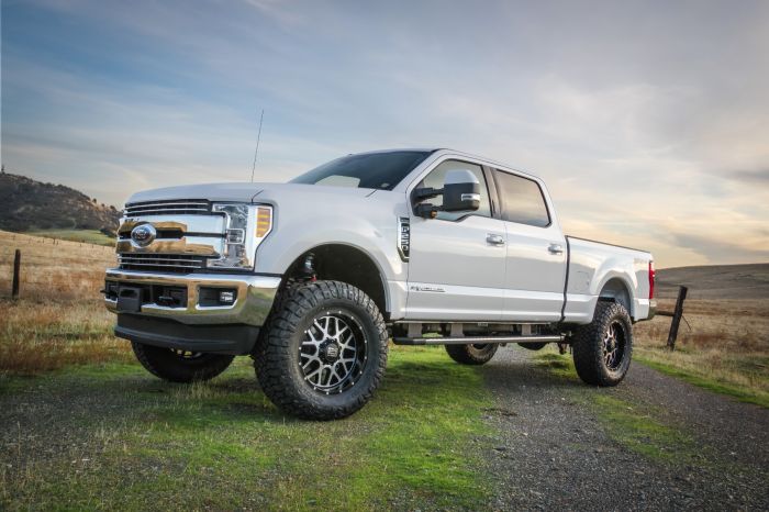 ReadyLift 2017-2022 Ford F-250 F-350 Super Duty Diesel 4x4 4" COIL SPRING LIFT KIT WITH FALCON SHOCKS AND RADIUS ARMS