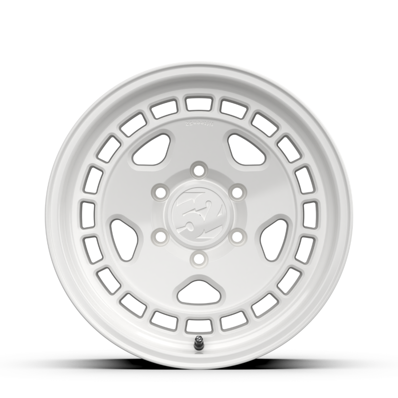fifteen52 Turbomac HD Classic 16x8 / 6x139.7 BP / 0 ET / 106.2 CB / 4.5 BS / Classic White Wheel