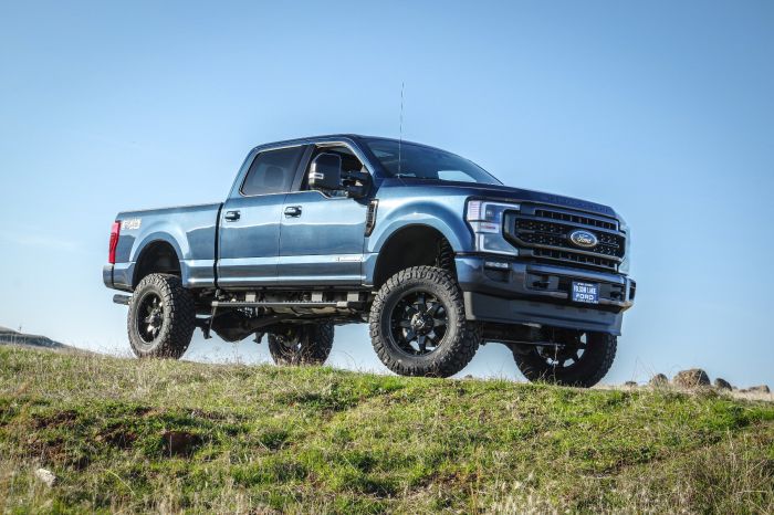ReadyLift 2017-2022 Ford F-250 F-350 Super Duty Without Camper Package 4x4 Diesel 7" Lift Kit With SST 3000