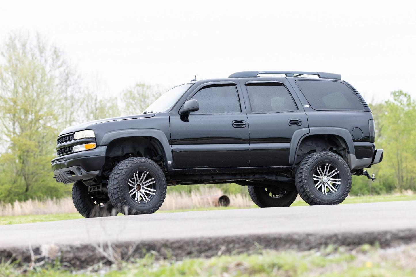 Rough Country 6 Inch Lift Kit V2 NTD 00-06 Chevy/GMC Tahoe/Yukon 2WD/4WD