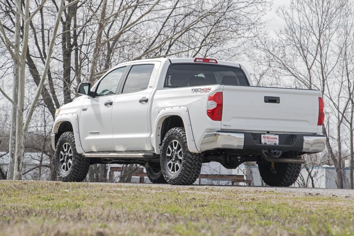 Rough Country 2.5-3 Inch Leveling Lift Kit 07-20 Tundra 4WD