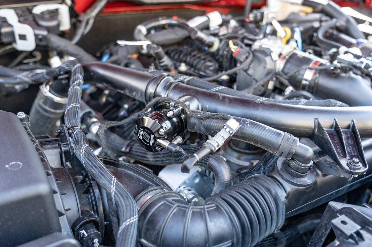 Turbosmart 2021+ Ford Bronco/Bronco Sport 2.0L/2.3/2.7L 2022+ Ford Maverick Kompact EM Dual Port BlowOff Valve Vent To Atmosphere