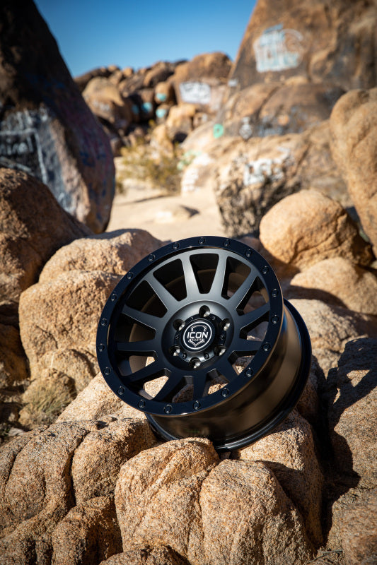ICON Compression 18x9 / 5x5 / -12mm / 4.5in BS Double Black Wheel