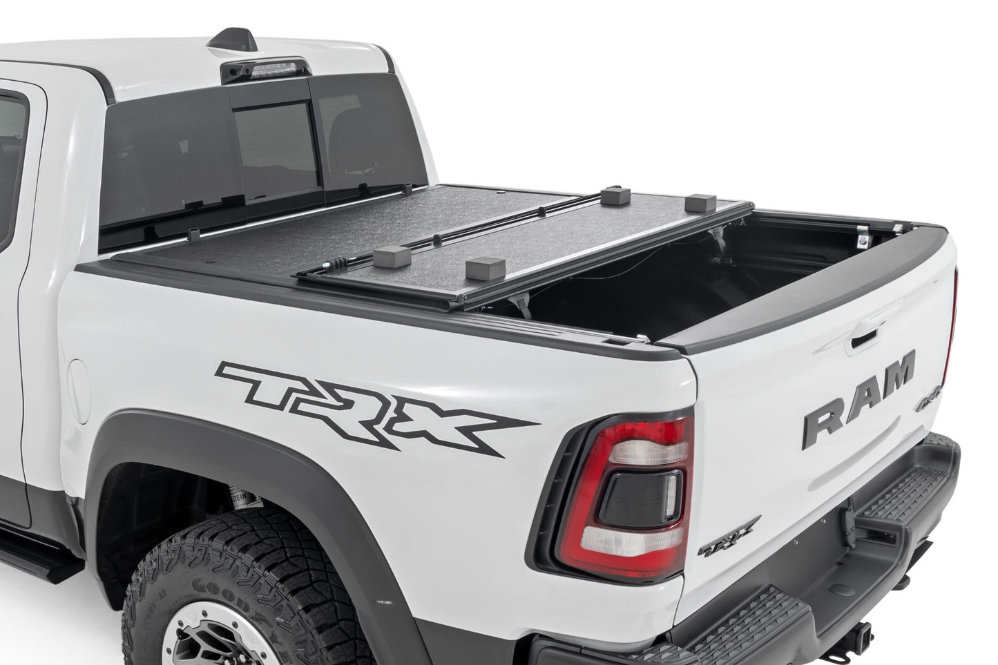 Rough Country Dodge Low Profile Hard Tri-Fold Tonneau Cover 19-25 RAM 1500 Quad/Mega Cab 5.5ft; Bed W/O RAMbox