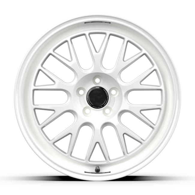 fifteen52 Holeshot RSR 19x8.5 5x108 42mm ET 63.4mm Center Bore Rally White