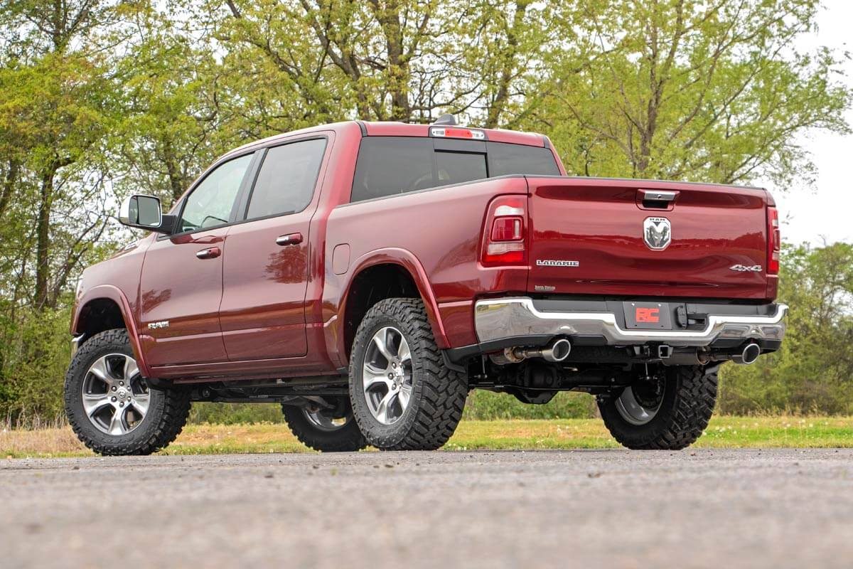 Rough Country 3.5 Inch Ram Bolt-On Lift Kit w/ M1 Struts and Rear Shocks (19-23 Ram 1500 4WD)