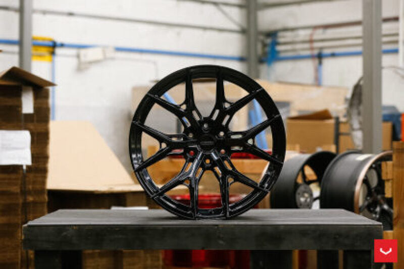 Vossen HF6-4 - 20x9 - 8x180 - ET18 - Super Deep Face - 124.3 - Gloss Black Wheel