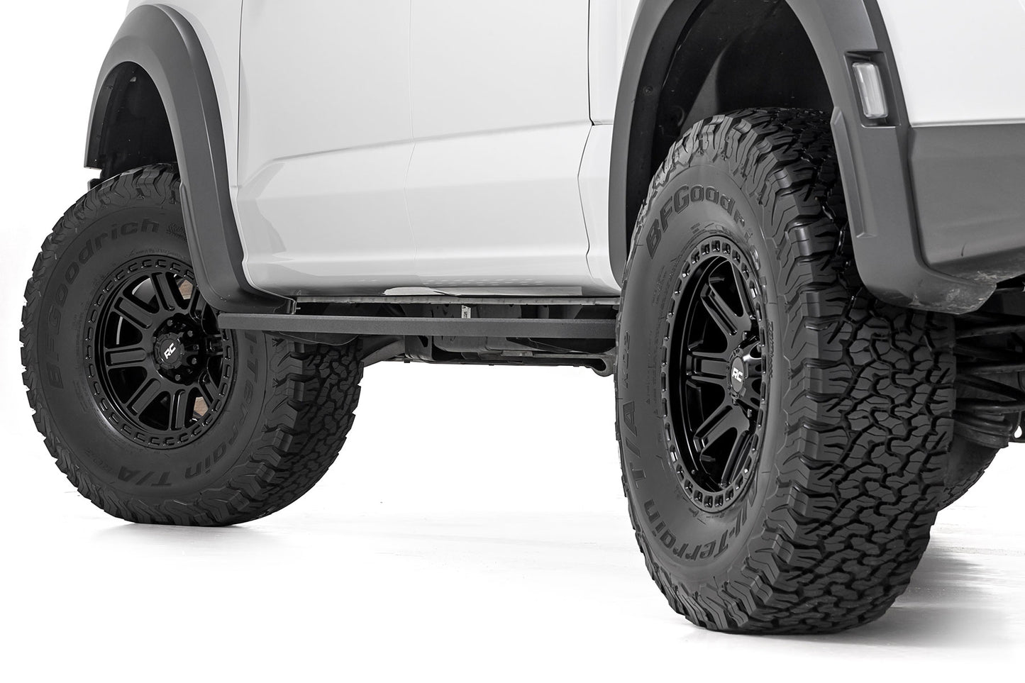 Rough Country 84 Series Wheel | One-Piece | Gloss Black | 15x8 | 5x5.5 | -19mm
