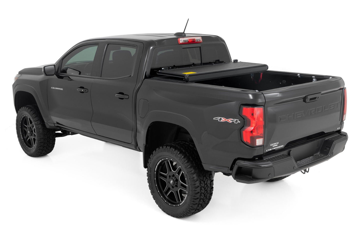 Rough Country Low Profile Hard Tri-Fold Tonneau Cover 15-26 Colorado/Canyon 5 Foot Bed