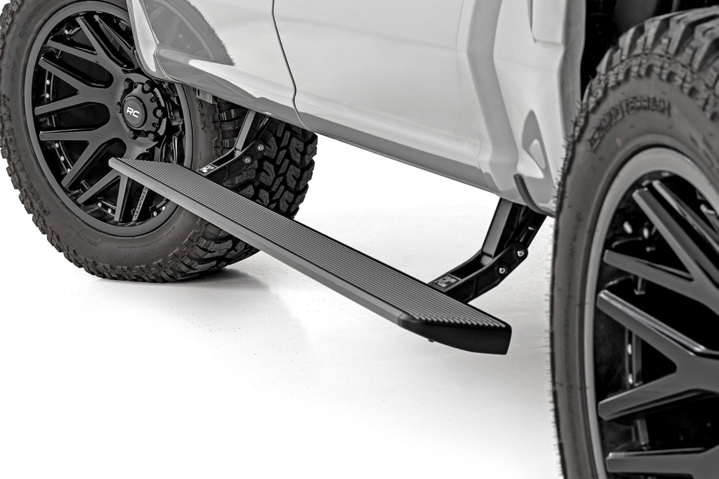 Power Running Boards | HT-Series | Crew Cab | Ford F-150/Lightning/250/350/Raptor (15-26)
