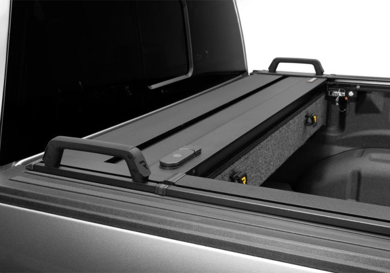 Retrax 21-26 Ford F-150 SuperCrew/SuperCab 5.5ft Bed & F-150 Lightning RetraxPRO EZ-Off FRC-4000