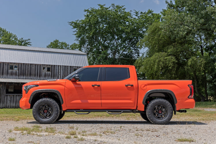 Rough Country 2.5 Inch Lift Kit | TRD Pro | Toyota Tundra 4WD (2022-2023)
