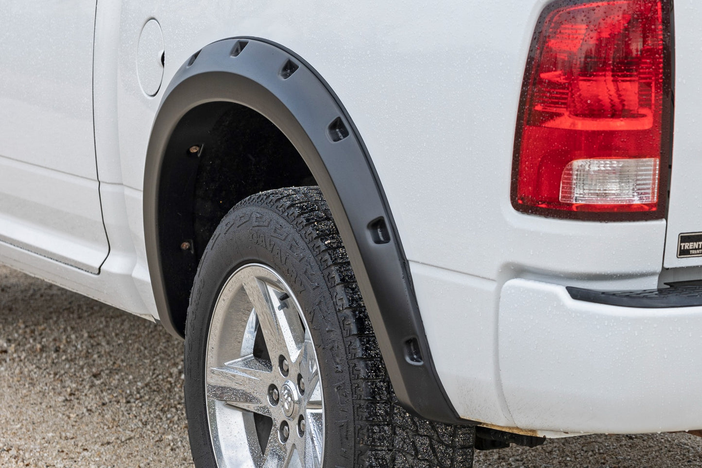 Pocket Fender Flares | PS2 Bright Silver Metallic | Ram 1500 2WD/4WD (2009-2018 & Classic)