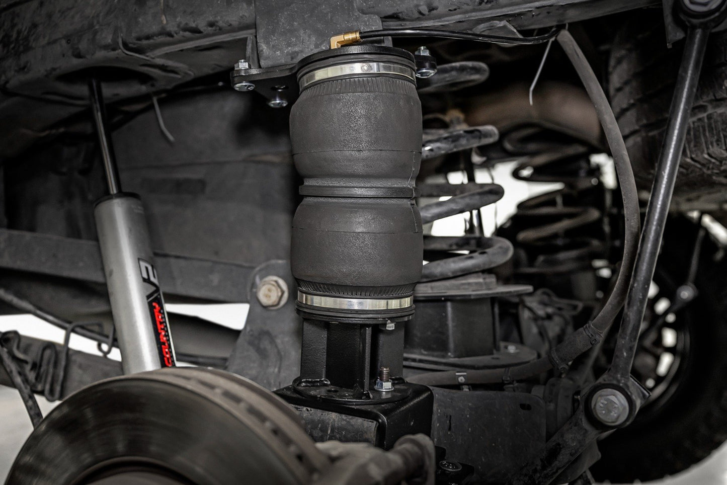 Air Spring Kit w/compressor | Wireless Controller | Ram 2500 4WD (2014-2025)