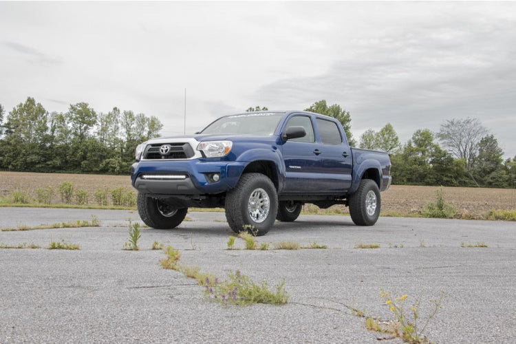 Rough Country 3.0 Inch Toyota Suspension Lift Kit M1 Struts and Shocks (05-23 Tacoma)