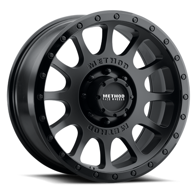 Method MR305 NV 18x9 18mm Offset 8x170 130.81mm CB Matte Black/Gloss Black Lip Wheel