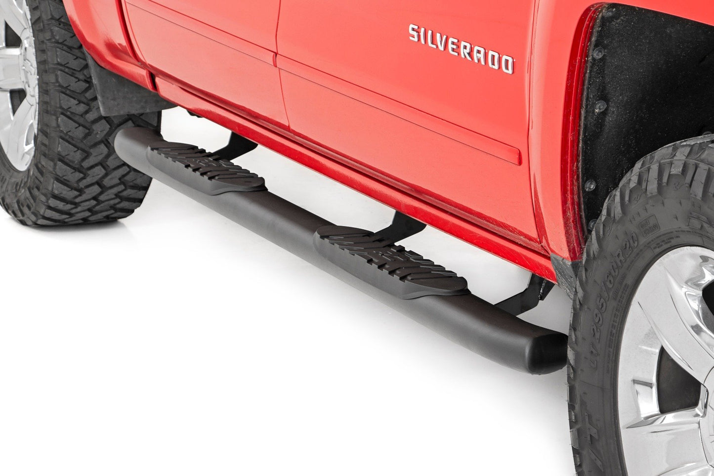 Rough Country GM Oval Nerf Step Bars (07-18 GM 1500, 07-19 2500HD/3500 HD, 19 Classic Crew Cab)