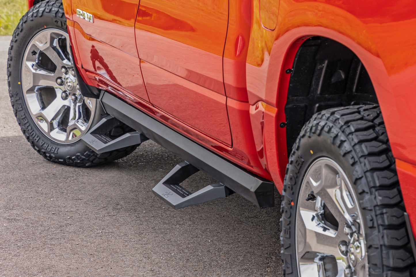 Rough Country SRX2 Adjustable Aluminum Step Crew Cab 19-22 Ram 1500 2WD/4WD