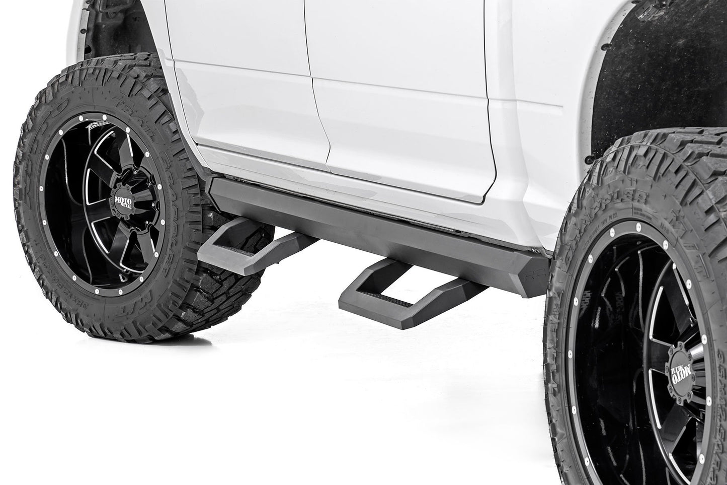 Rough Country SR2 Adjustable Aluminum Steps Crew Cab 09-18 Ram 1500/10-18 2500