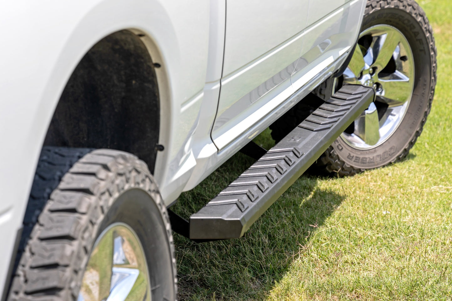 Rough Country BA2 Running Board Side Step Bars 09-18 Ram 1500/10-22 2500