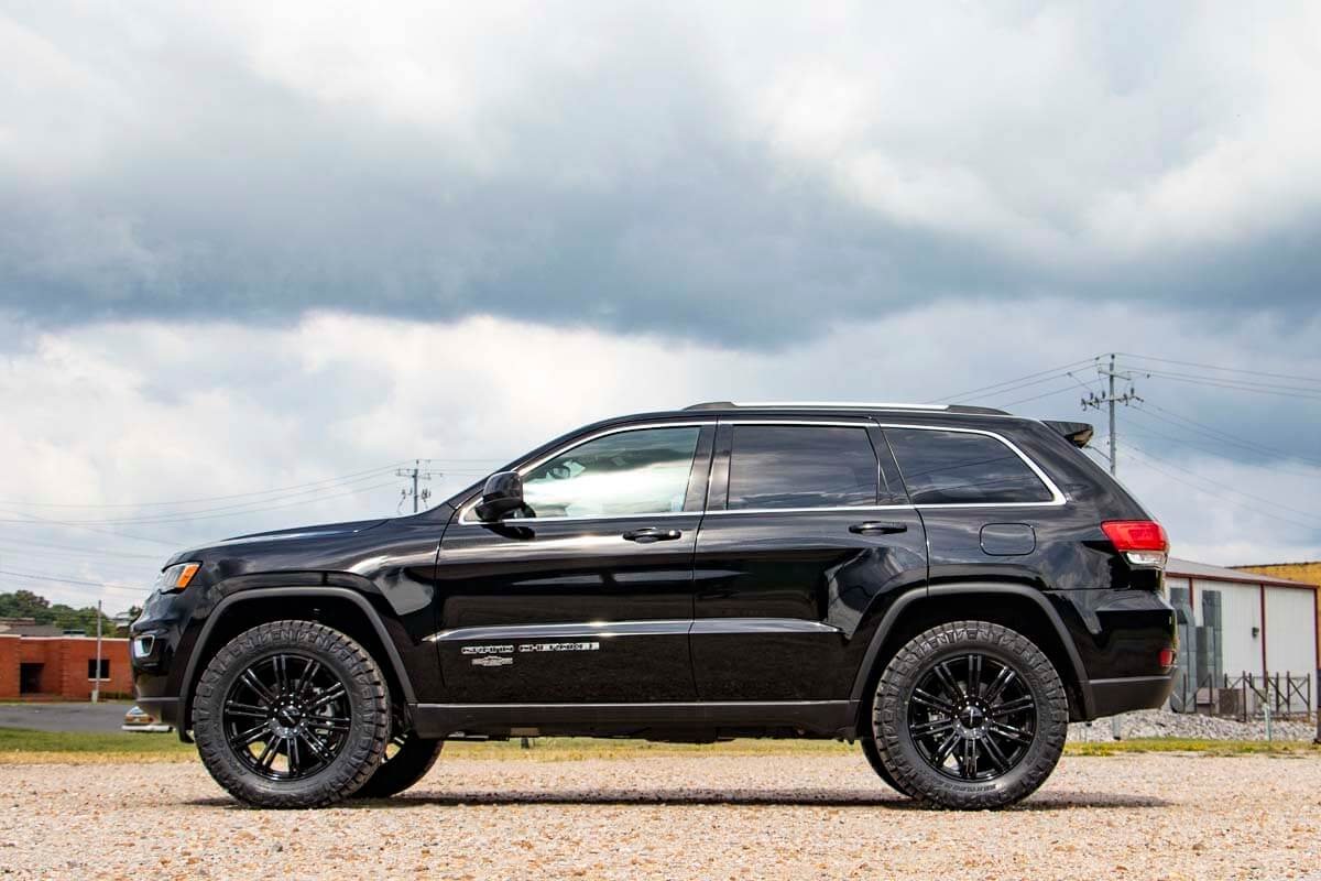 Rough Country 2.5 Inch Jeep Lift Kit 11-20 Grand Cherokee WK2