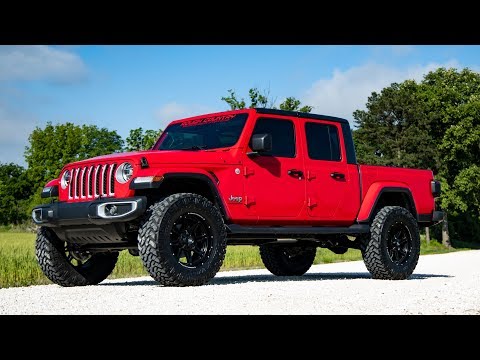Rough Country 3.5 Inch Lift Kit Spacers with V2 Shocks 20-22 Jeep Gladiator JT 4WD