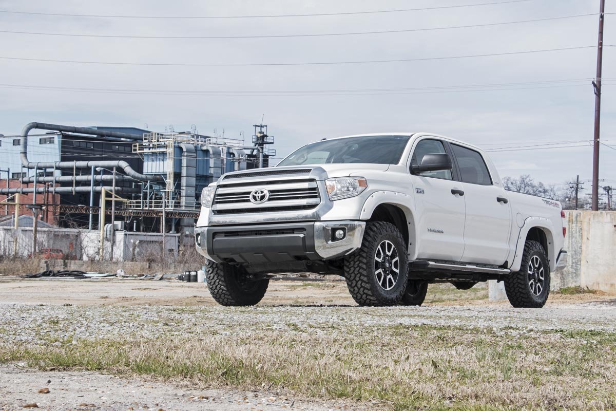 Rough Country 2.5-3 Inch Leveling Lift Kit 07-20 Tundra 2WD/4WD