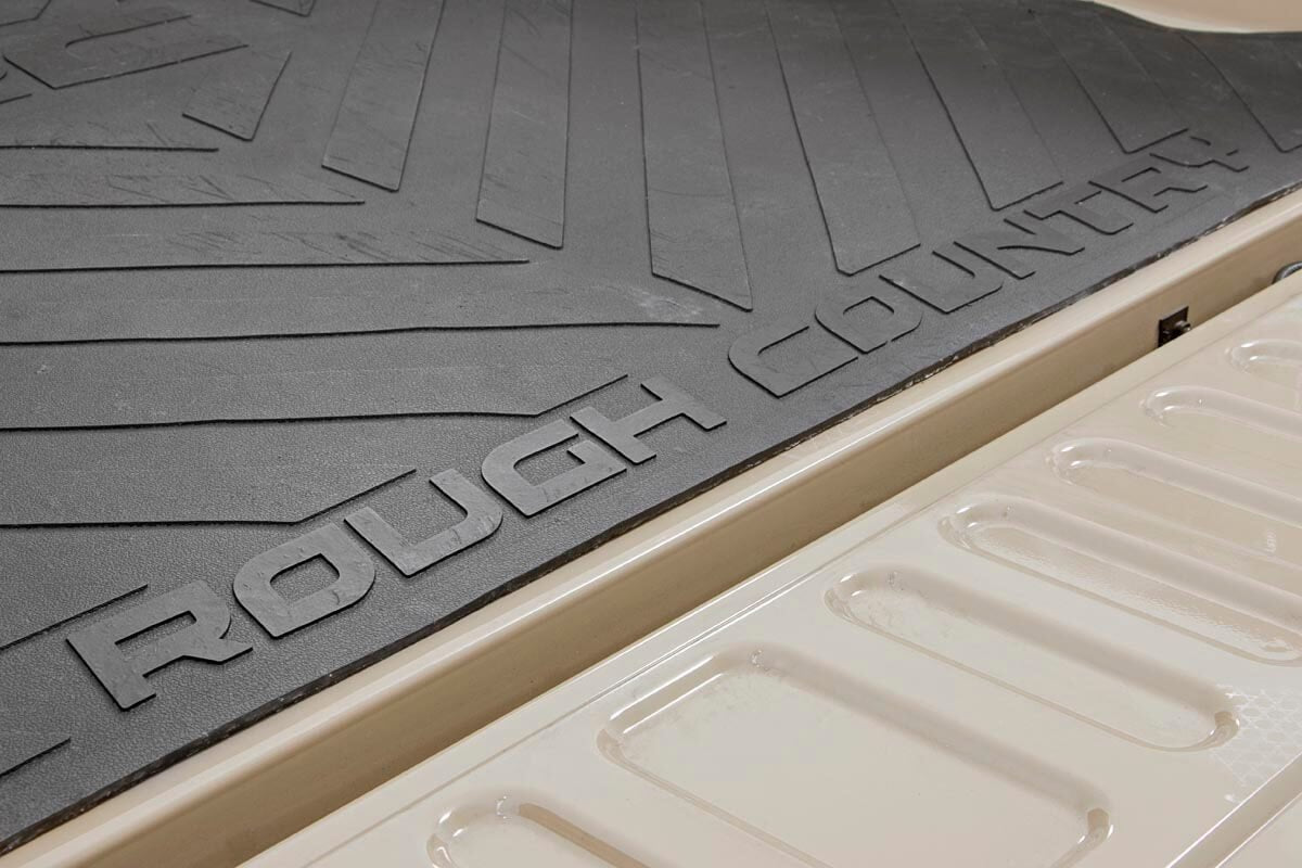 Rough Country GM Bed Mat w/RC Logos 19-24 Silverado/Sierra 1500 8ft Bed